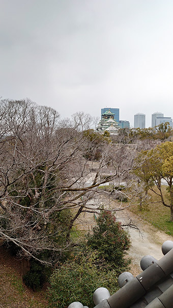 六番櫓の2階から見える大阪城天守閣