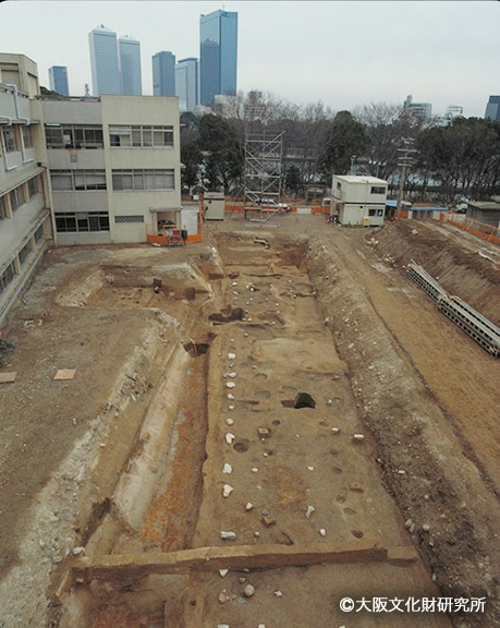 写真１．調査地７の豊臣期の遺構全景（西から）